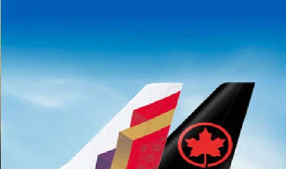 Breaking News: न्यूयॉर्क एयरपोर्ट पर बड़ा हादसा, एयर कनाडा का विमान फायर ट्रक से टकराया