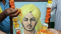 Bhagat Singh Death Anniversary: सिर्फ 23 की उम्र में फांसी, जानिए इस Legendary Freedom Fighter की कहानी