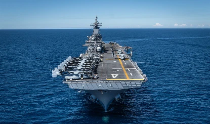 इधर से USS Boxer Warship की एंट्री, उधर से Arabian Sea में UK ने उतारी परमाणु पनडुब्बी, घिर गया Iran