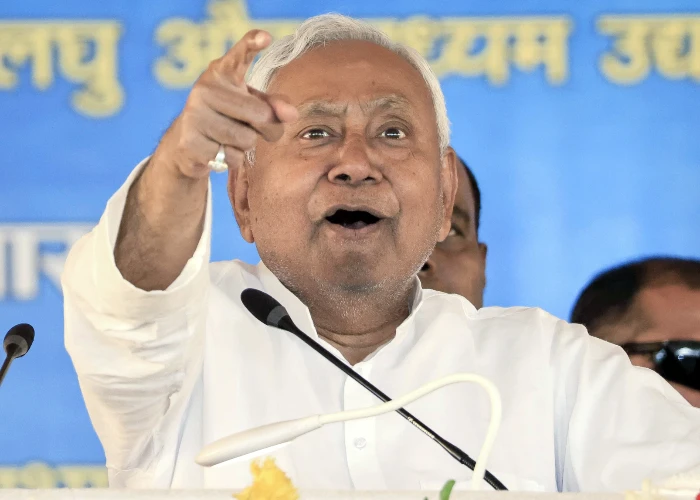 Bihar के स्कूलों में फिर लौटेगा Saturday हाफ डे? CM Nitish के फैसले पर टिकी लाखों शिक्षकों की निगाहें