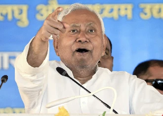 Bihar के स्कूलों में फिर लौटेगा Saturday हाफ डे? CM Nitish के फैसले पर टिकी लाखों शिक्षकों की निगाहें