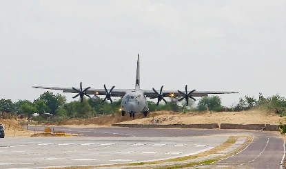 Colombia Military Plane Crash | हादसे में मरने वालों की संख्या बढ़कर 66 हुई, Hercules C-130 के मलबे से 77 घायल बचाए गए