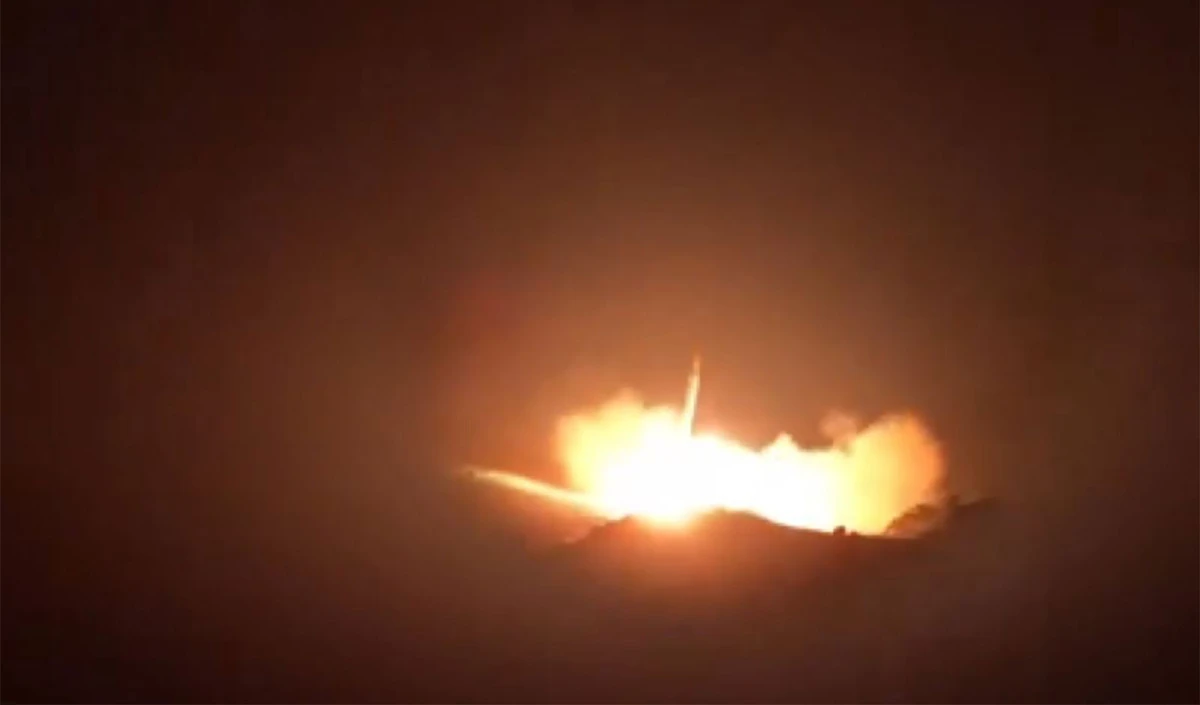 Iran Israel US War Day 25 Updates: ट्रंप के ‘शांति वार्ता’ के दावे को ईरान ने किया धुंआ-धुंआ, बहरीन और कुवैत में गूंज रहे सायरन