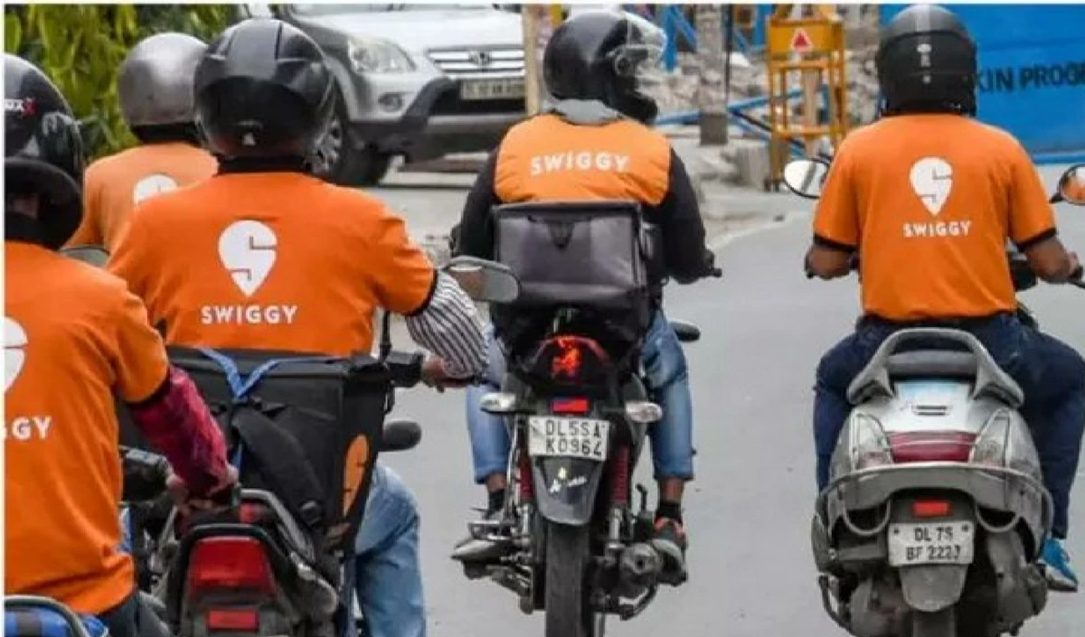 Zomato के बाद अब Swiggy ने भी बढ़ाई प्लेटफॉर्म फीस, जानिए अब कितना महंगा पड़ेगा हर ऑर्डर
