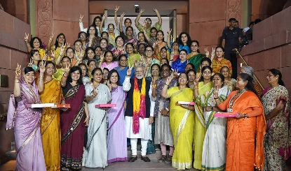 Prabhasakshi NewsRoom: महिला आरक्षण के बाद Lok Sabha की सीटें 816 हो जाएंगी, बहुमत का आंकड़ा भी बढ़कर 409 होगा