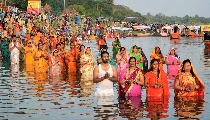 Yamuna Chhath 2026: इस दिन यमुना में लगाएं एक Holy Dip, हर पाप से मिलेगी मुक्ति, जानें Puja Vidhi Yamuna Chhath 2026: इस दिन यमुना में लगाएं एक Holy Dip, हर पाप से मिलेगी मुक्ति, जानें Puja Vidhi