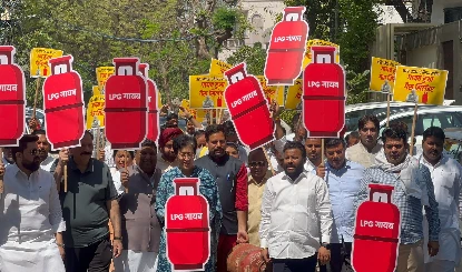 LPG Cylinder पर AAP का हल्लाबोल, Atishi बोलीं- PM Modi ने America के सामने सरेंडर किया