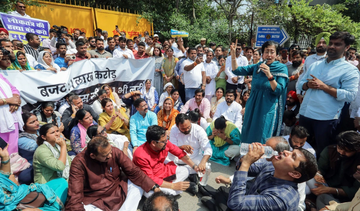 Delhi Assembly में AAP का Budget Boycott, स्पीकर के खिलाफ विपक्ष ने खोला मोर्चा