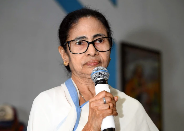West Bengal Election से पहले Mamata Banerjee का मास्टरस्ट्रोक? एक झटके में छोड़े 23 बड़े पद!