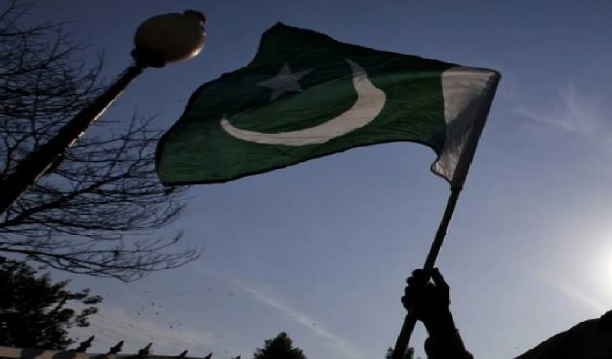 मिडिल मैन बनकर फंस गया पाकिस्तान? दूतावास के पास धमाके, राजदूत के घर के पास भी हुआ ब्लास्ट