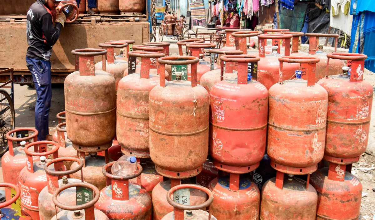 PNG vs LPG Cylinder । पाइप वाली गैस क्यों है बेहतर? जानें Self Billing और Digital Control के फायदे