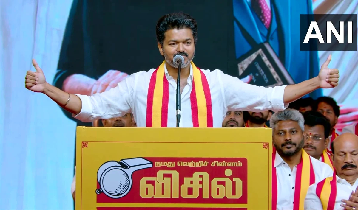 Tamil Nadu Election 2026: भारी भरकम वादों के साथ चुनावी मैदान में उतरे Thalapathy Vijay