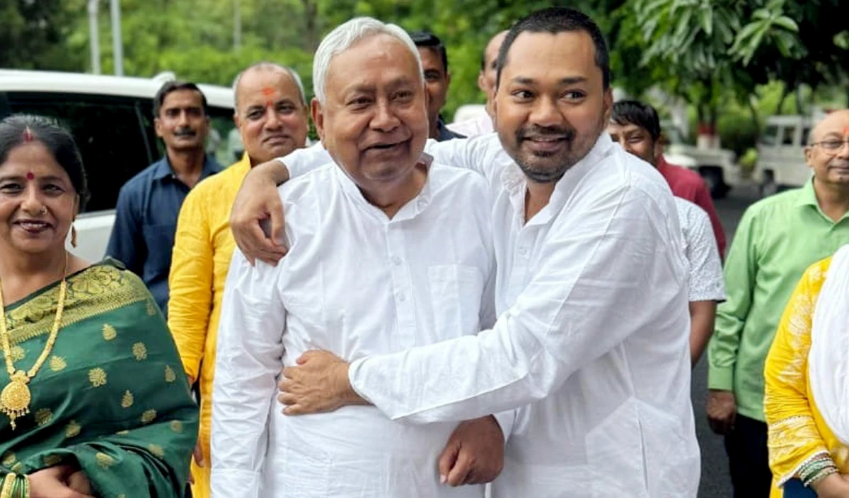 बिहार की सियासत में Nitish Kumar के बेटे की Grand Entry, होली पर JDU सौंपेगी बड़ी जिम्मेदारी!