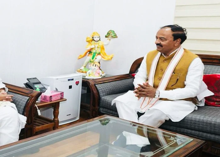 शंकराचार्य पर UP में संग्राम, Keshav Maurya का Akhilesh Yadav पर वार- सपा प्रमुख ढोंगी हैं