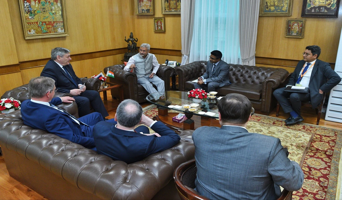 ईरान जंग के बीच पुतिन ने दिल्ली भेजा अपना खास अफसर, अब खेल होना तय!