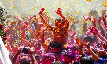 बुरा न मानो होली है