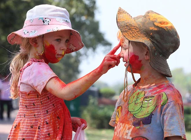 बुरा न मानो होली है