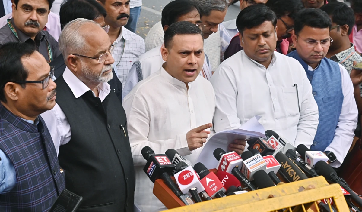 Iran-Israel तनाव पर विपक्ष के दावे हवा-हवाई? Amit Malviya ने Congress को जमकर लताड़ा