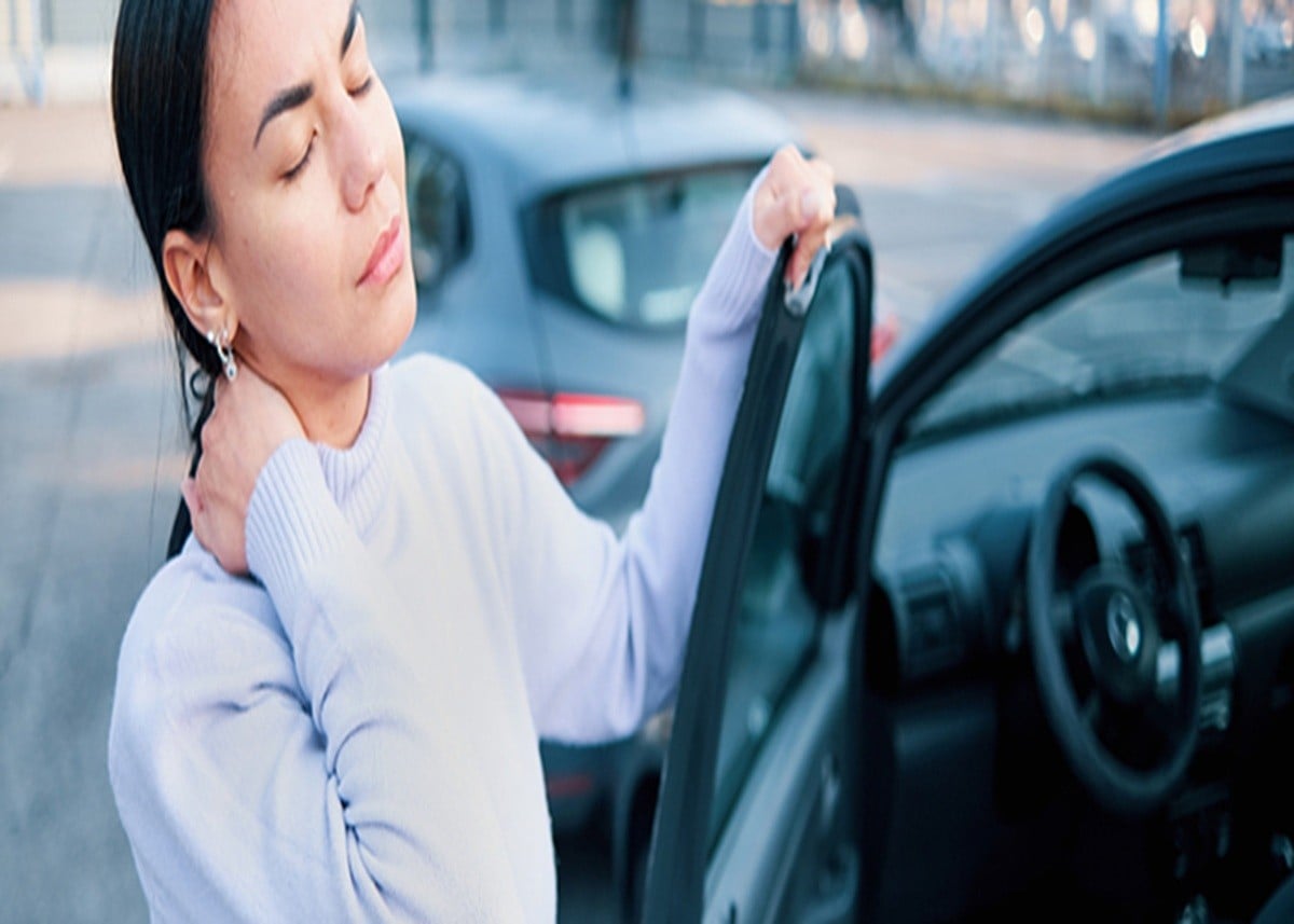 Health Tips: रोजाना Driving से Back Pain का बढ़ रहा है Risk? जानिए स्पाइन को कैसे रखें सेफ