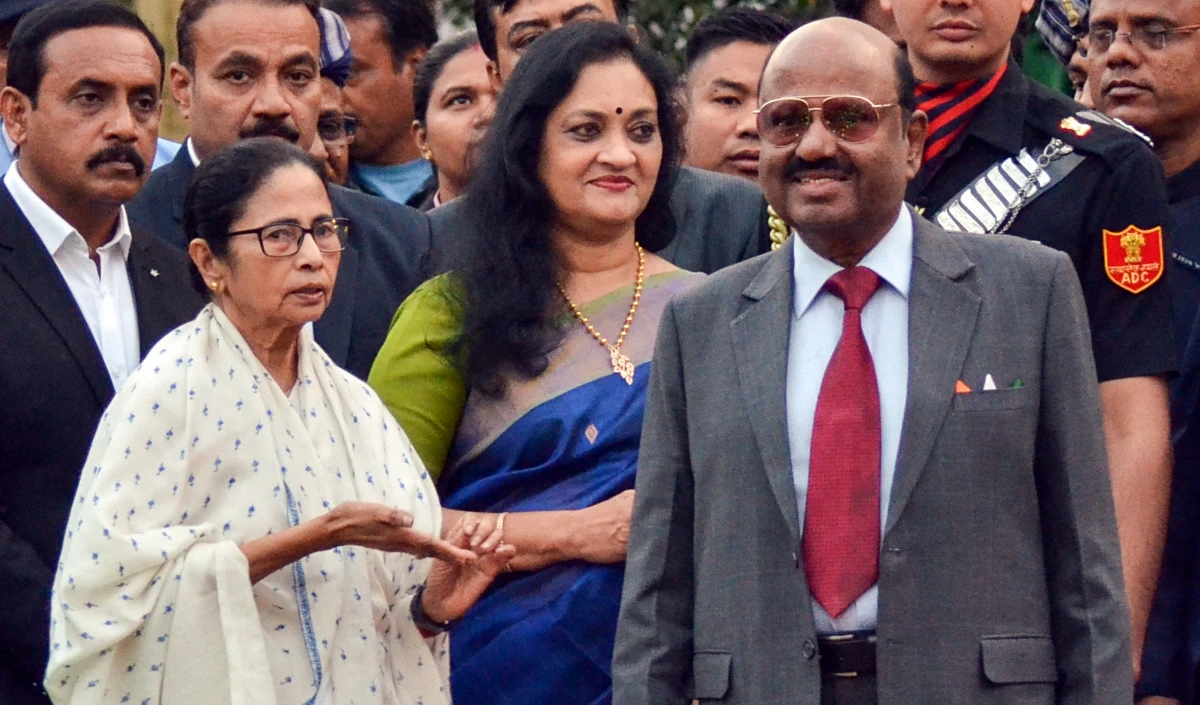 West Bengal के 'राजभवन' में खलबली! राज्यपाल C.V. Ananda Bose का इस्तीफा, कांग्रेस ने उठाए सवाल