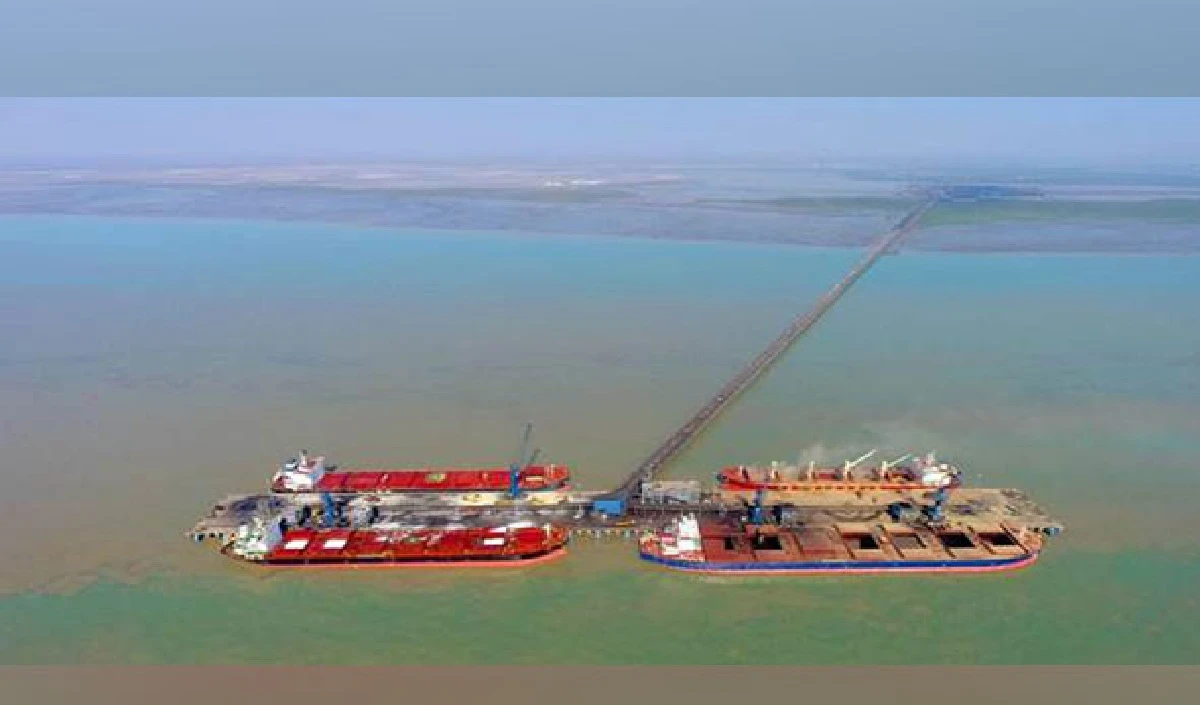 Iran-US War का असर: Dubai पोर्ट पर फंसे 1000 कंटेनर, Maharashtra के निर्यातकों को करोड़ों का झटका