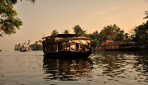 Kerla Houseboat: Couples के लिए धरती का स्वर्ग है Kerala, Houseboat में बिताएं जिंदगी के सबसे Romantic पल