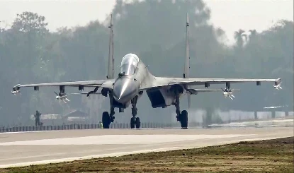 Prabhasakshi NewsRoom: ग्वालियर, नासिक के बाद अब Karbi Anglong में Sukhoi-30MKI Crash, प्रशिक्षण अभियानों के दौरान सुरक्षा पर उठे सवाल