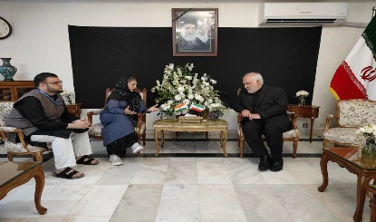 Iran दूतावास पहुंचीं Mehbooba Mufti, बोलीं- इस मुश्किल वक्त में कश्मीरी Iran के साथ
