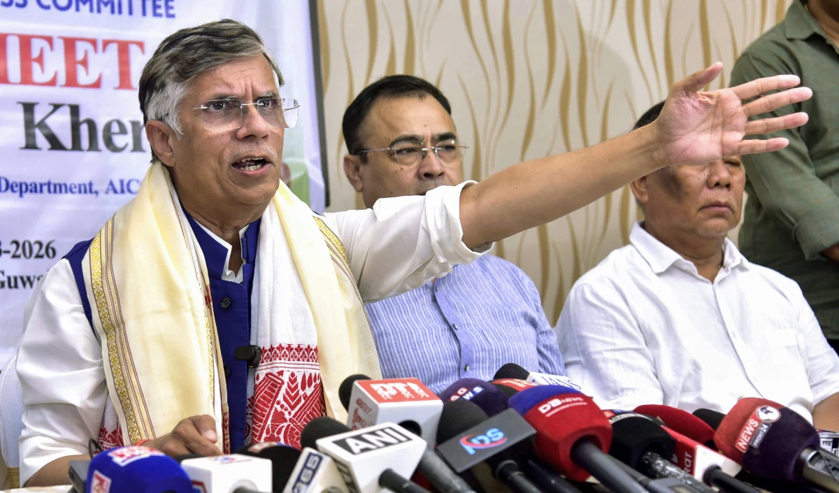 Assam में UCC पर सियासी घमासान, Himanta Sarma के वादे पर कांग्रेस ने BJP को घेरा