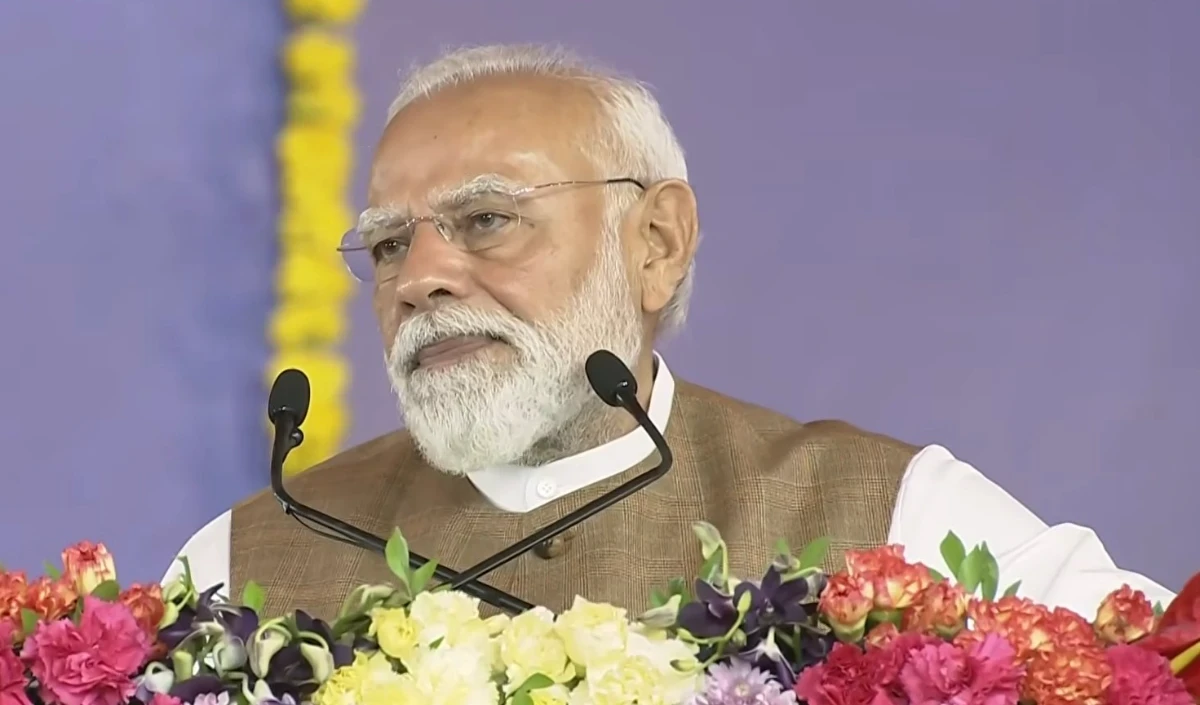 Gujarat को 19,000 Crore की सौगात, PM Modi बोले- Deesa Airbase से और मजबूत होगी सीमा