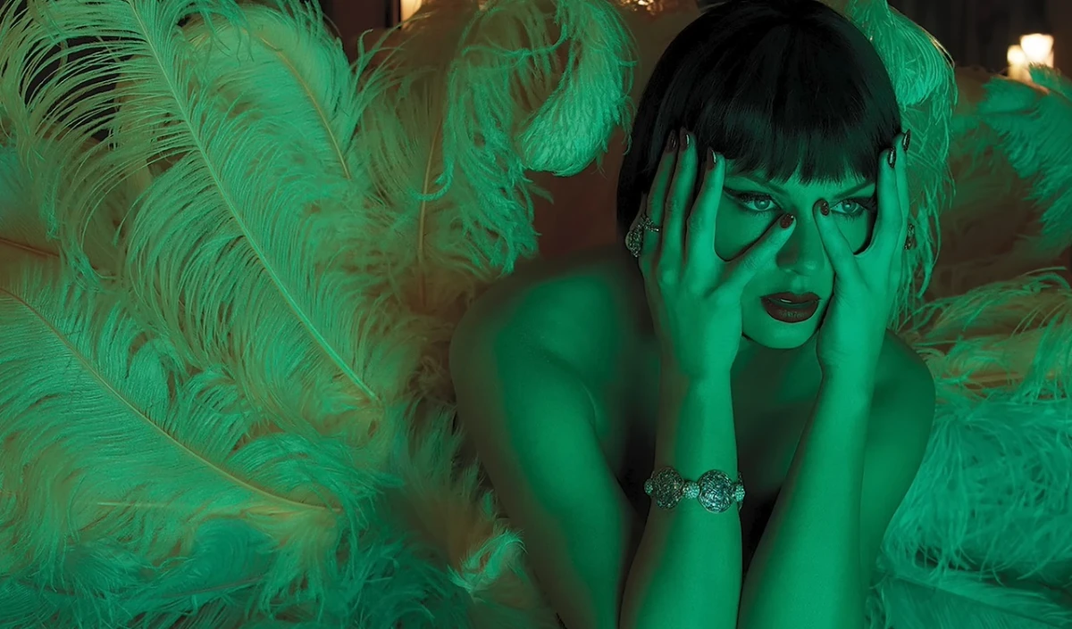 Hollywood की 'गोल्डन डीवा' को Taylor Swift का म्यूज़िकल सलाम! Elizabeth Taylor को समर्पित किया नया वीडियो