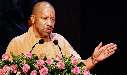 Yogi Adityanath का बड़ा फैसला, Bangladesh से आए Hindu Refugees को दशकों बाद मिलेगा जमीन का मालिकाना हक