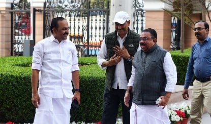 Kerala Election 2026: मतदान के आंकड़ों में देरी पर कांग्रेस का कड़ा रुख, वी डी सतीशन ने चुनाव आयोग को लिखा पत्र