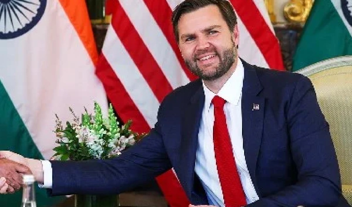 America की ईरान को दो टूक चेतावनी, JD Vance बोले- Nuclear Program पर Red Line पार न करें