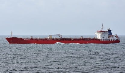 Gulf of Oman में गरमाई Geopolitics, अमेरिकी नौसेना को देखते ही प्रतिबंधित टैंकर ने बदला रूट