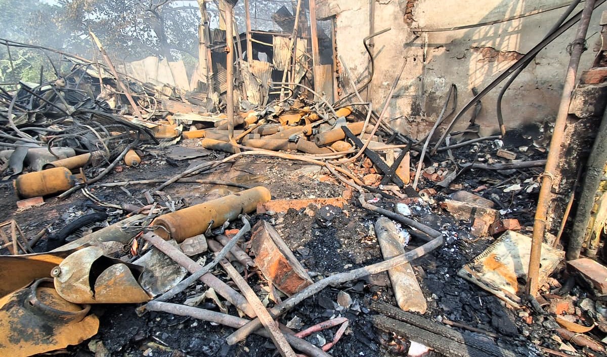 Andhra Pradesh Cylinder Explosion | आंध्र प्रदेश में सिलेंडर ब्लास्ट से हड़कंप! तीन मजदूरों की दर्दनाक मौत, धमाके से ढह गए दो घर