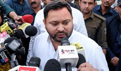 Tejashwi Yadav ने CM Samrat Choudhary को दी बधाई, पूछा- 21 साल के NDA राज में Bihar पिछड़ा क्यों?