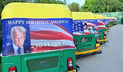Trump-Themed Auto Rickshaws Delhi | दिल्ली की सड़कों पर दिखेगा 