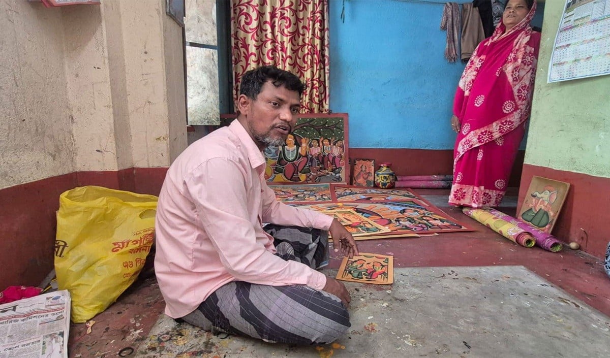 West Bengal की सियासत से दूर, Muslim Couple की 'Patachitra Art' बनी गंगा-जमुनी तहज़ीब की मिसाल