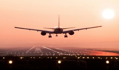 Delhi Airport पर टला बड़ा हादसा, Akasa Air की Flight उड़ान से पहले SpiceJet विमान से टकराई