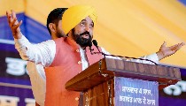 Punjab में ED Raids पर भड़के CM Mann, बोले- BJP ने शुरू की 2027 के चुनाव की तैयारी