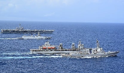 Explained | शैडो फ्लीट और ज़ॉम्बी ID... कैसे ईरानी जहाज़ ट्रंप की 