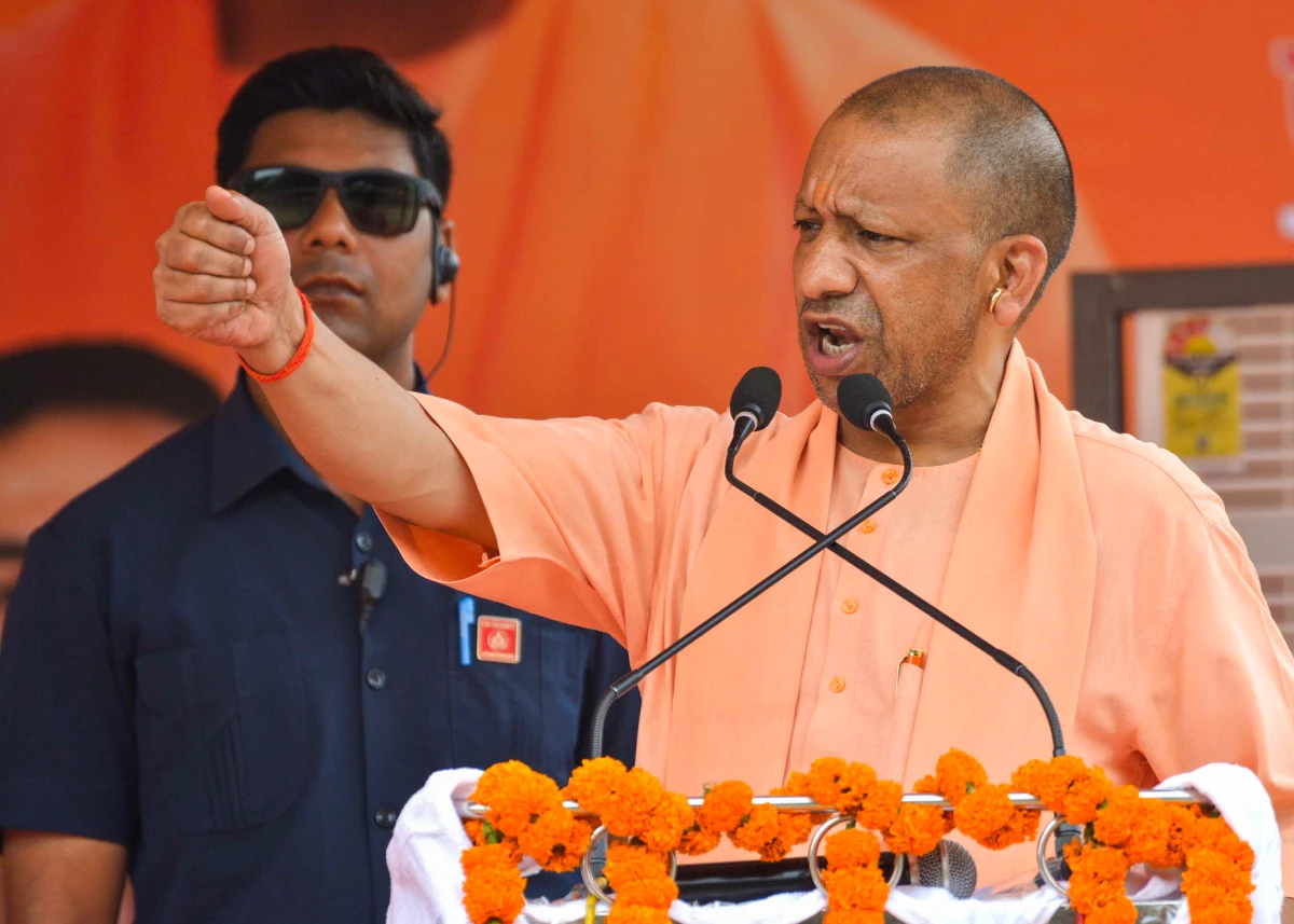 West Bengal में Yogi Model? बुलडोजर और मौलाना के जिक्र से BJP साध रही चुनावी समीकरण