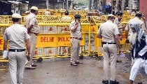 Delhi Double Murder | दिल्ली के पॉश तारा अपार्टमेंट में सनसनी: पैसे के विवाद में पड़ोसी ने की पिता-पुत्र की निर्मम हत्या
