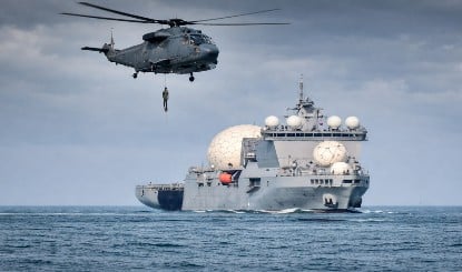 Pakistan दागने जा रहा मिसाइल, भारत ने उतारा खूंखार INS ध्रुव, घेरा इलाका