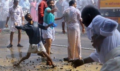 Kerala Violence: संपत्ति विवाद ने लिया राजनीतिक मोड़, भाजपा और माकपा कार्यकर्ताओं में खूनी झड़प, 3 पुलिसकर्मी घायल