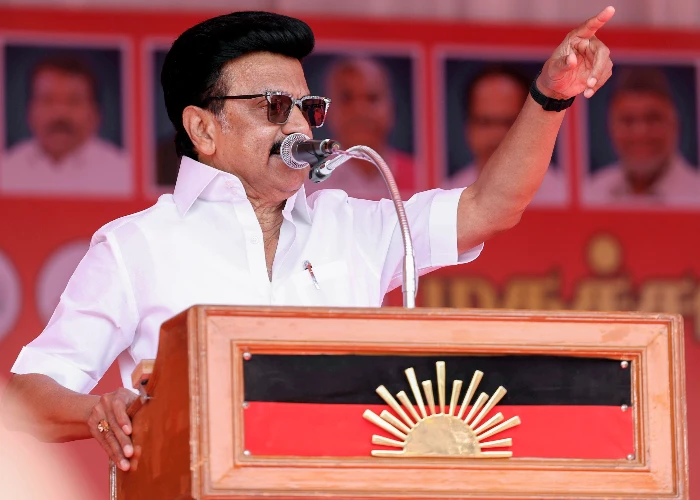 PM Modi के डबल अटैक पर MK Stalin का पलटवार, बोले- भाई Rahul Gandhi का भाषण ही काफी है