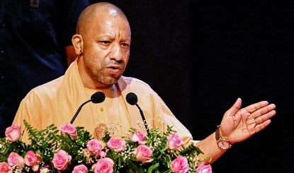 'जो नाम बदलते हैं...': Yogi Adityanath पर Akhilesh का वार, Mahua Moitra ने भी खोला मोर्चा