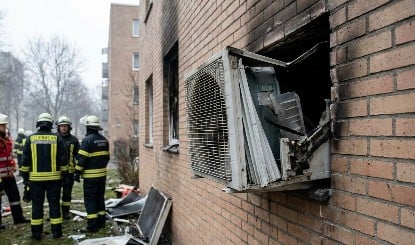 जानलेवा Heatwave में AC बना आग का गोला, Greater Noida में फटा कंप्रेसर, ये 5 गलतियां कभी न दोहराएं