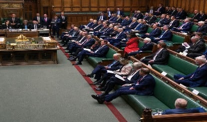 भारत को गाली देने वाली मुस्लिम MP को संसद से ऐसे उठाकर फेंका, चौंक गए सभी